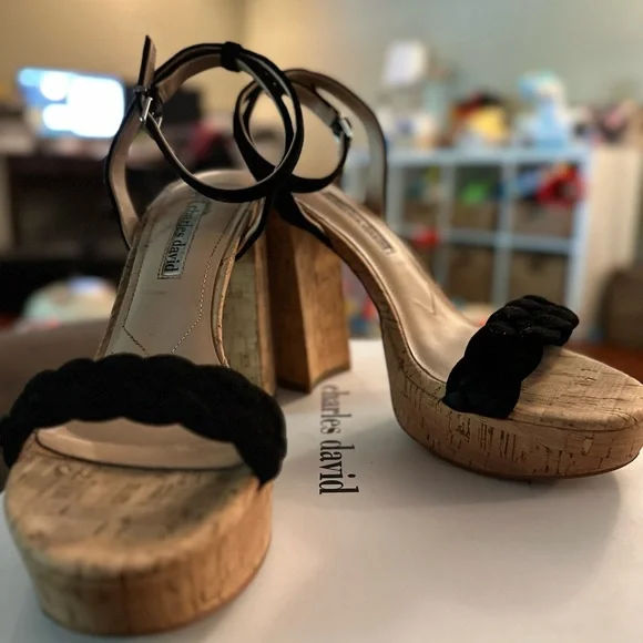 Charles David Jocky Platform Sandal - Picture 3 of 3